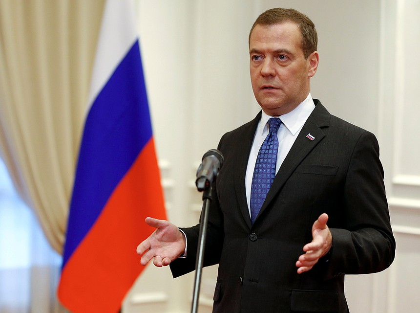 Медведев назвал увеличение НДС до 20% наименее болезненным для людей и экономики