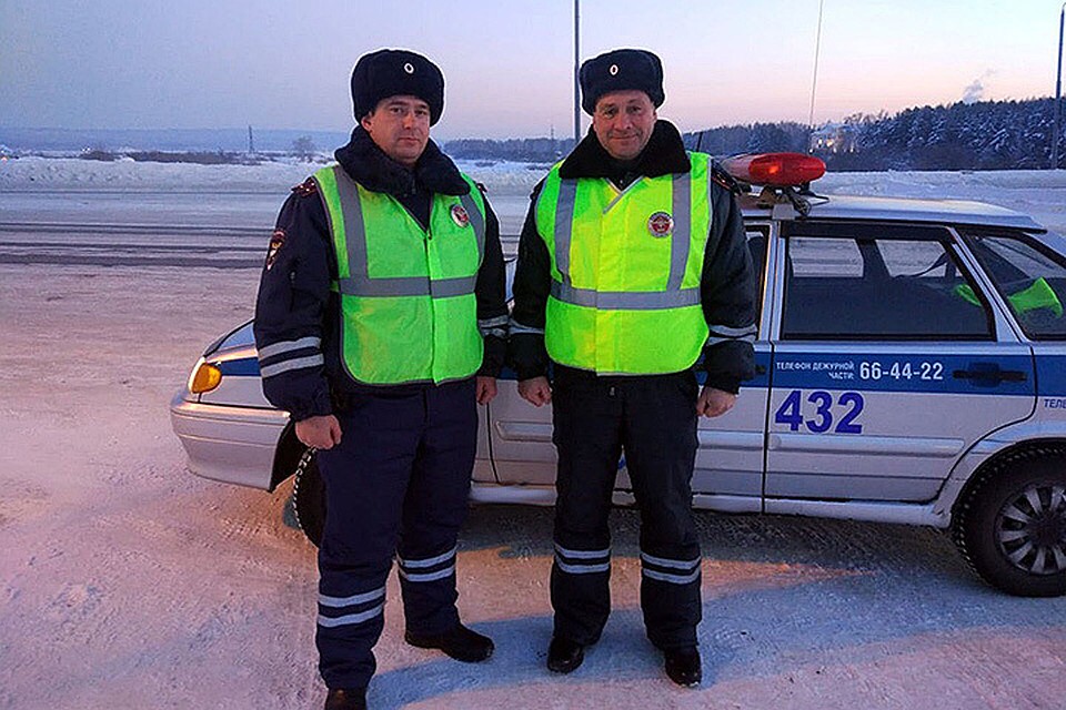 Стражи порядка помогли водителю выбраться из «снежного плена»