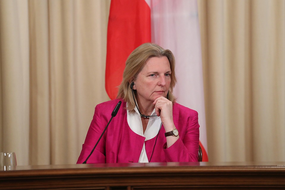 Карин Кнайсль решила пока не ехать в Россию
