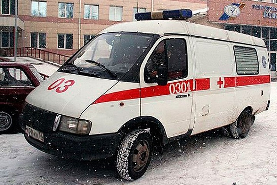 Ветерана ВОВ передали бригаде медиков