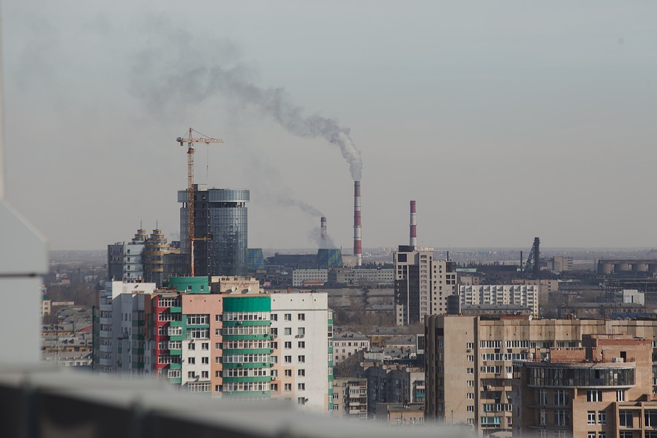 Над Челябинском с прошлой недели стоит серый смог.