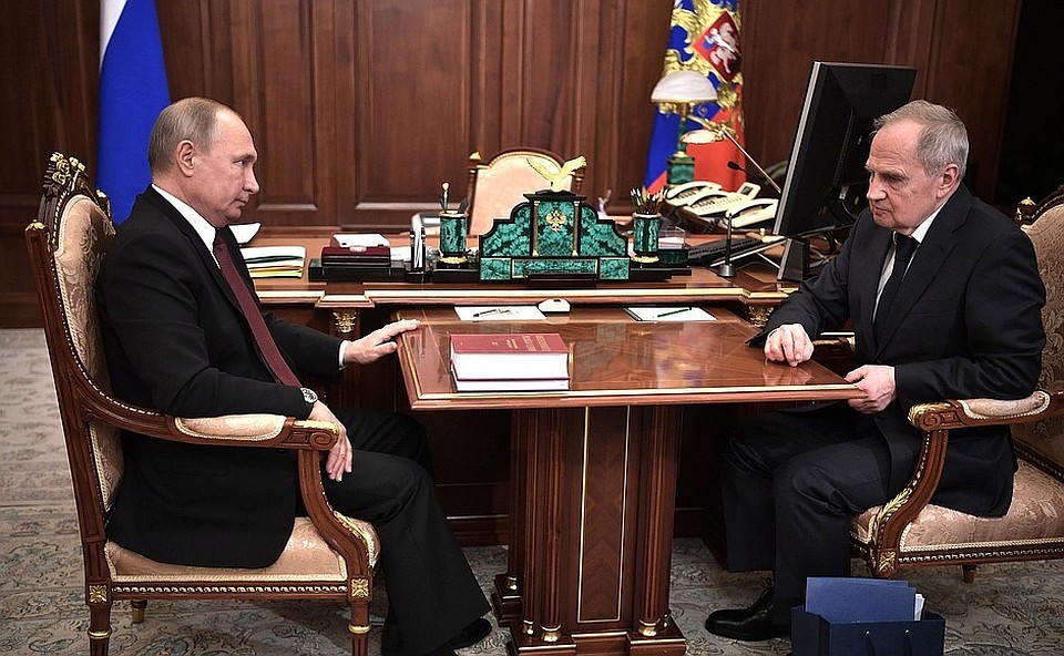 Зорькин подарил Путину книги о Конституционном суде