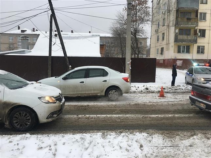 В этом месте часто случаются аварии, хотя пешеходный переход в зоне видимости
