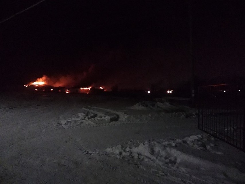 Взрыв в гараже: в Тюменской области сгорели сразу девять автомобилей. Фото Ибрама Абдулина