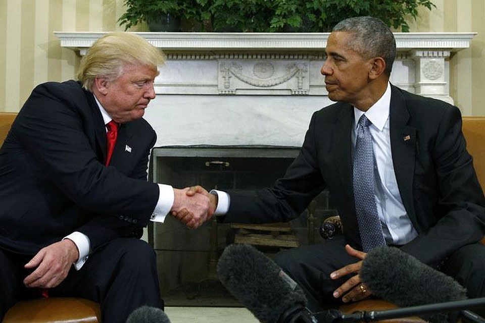 Президент США Дональд Трамп и его предшественник Барак Обама