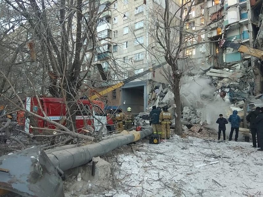 Взрыв газа в Магнитогорске. Фото: МЧС.