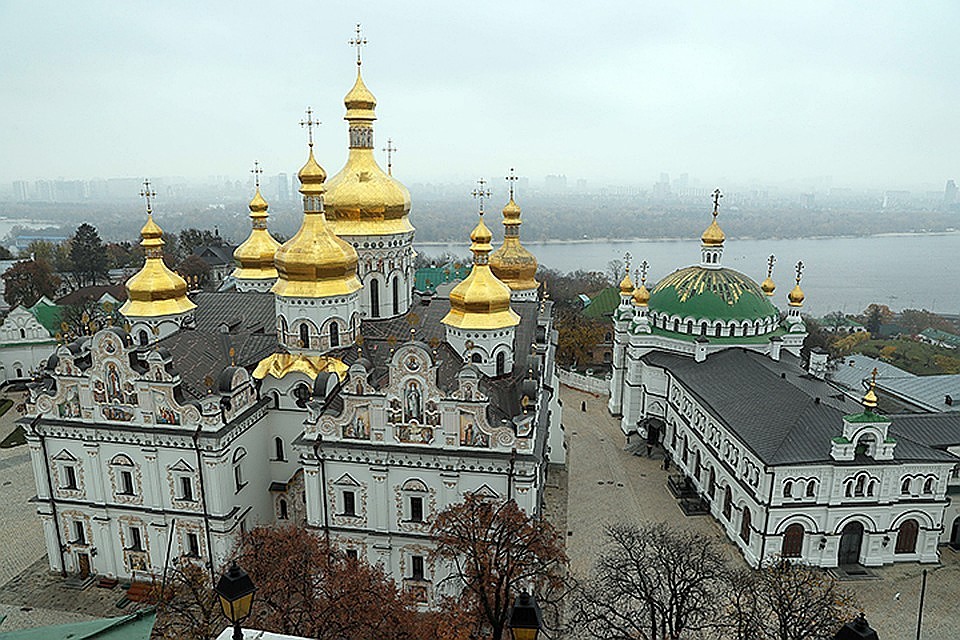 Киев планирует через суд лишить УПЦ помещения Киево-Печерской лавры