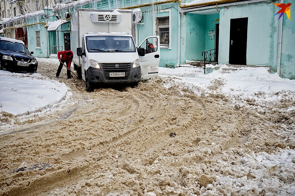 Застревающие в снегу автомобили для Орловщины не редкость