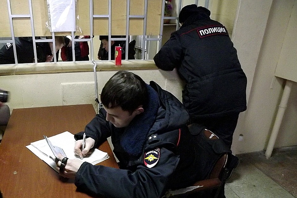 Хозяин дома обратился за помощью к полицейским