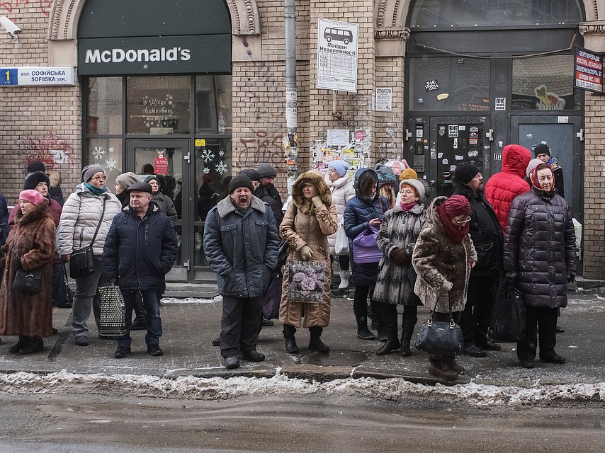 Экономический кризис побуждает украинцев ехать на заработки в другие страны