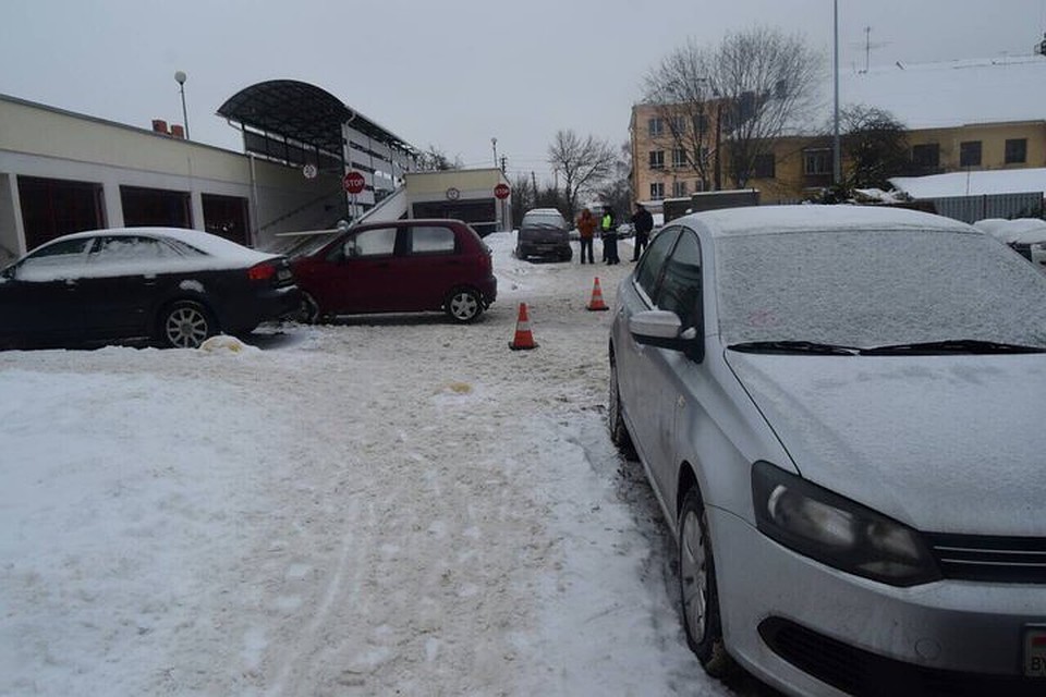 Место аварии в одном из дворов Минска. Фото: Следственный комитет.
