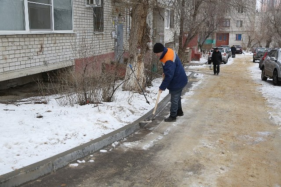 В мэрии уверяют, что дворники работают не покладая рук.