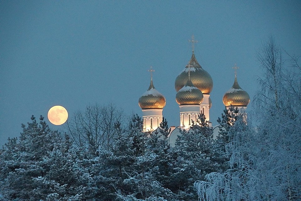 Полный месяц на Крещение обещает большой разлив рек весной. Фото: photosight.ru
