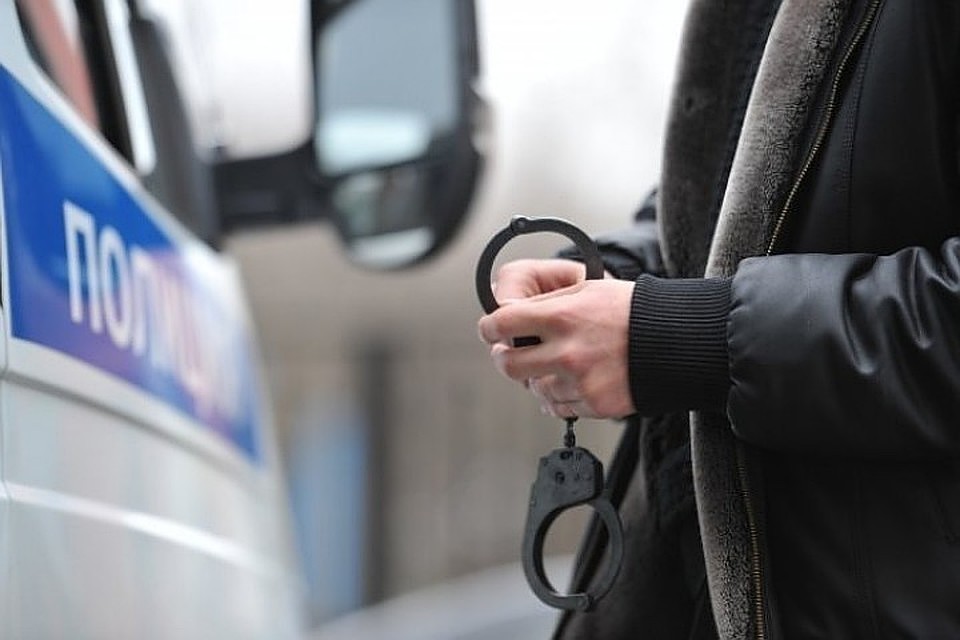 Первокурсник из Братска ограбил пенсионерку: полицейские задержали парня спустя полчаса после совершения преступления.