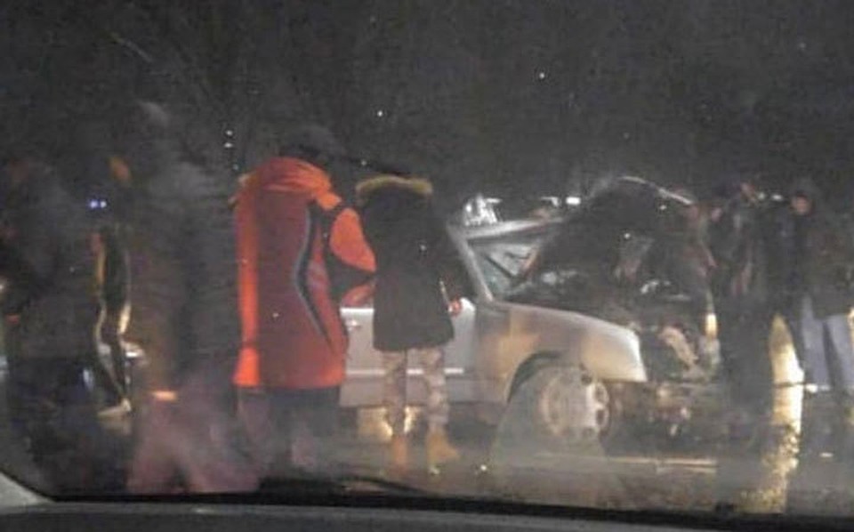 В ночной аварии погибла молодая женщина.