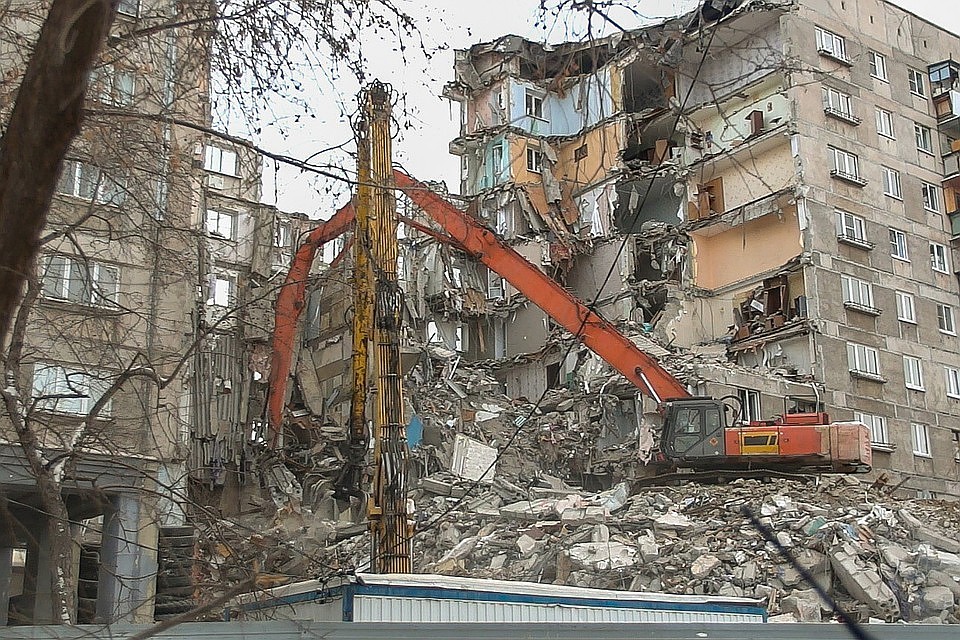В первую очередь демонтируют седьмой и восьмой подъезды