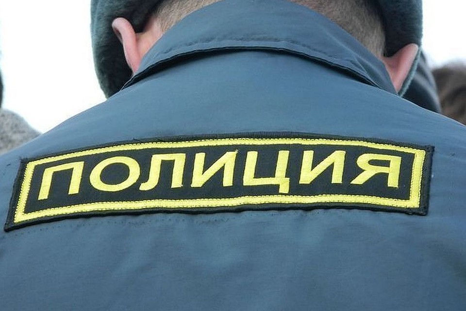 Ученик колледжа попался после кражи спортивной кофты на рынке.