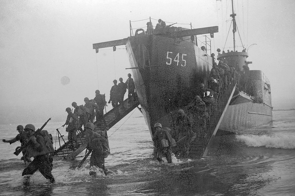 Этот кадр был сделан в 1945 году, во время Курильской операции.