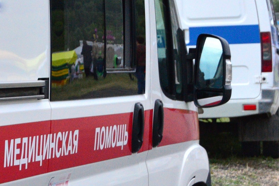 Девочка вскрыла капсулу для стиральной машинки