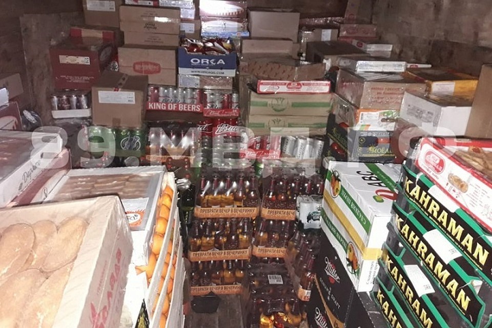 На Ямале задержали грузовики, перевозившие 2 700 бутылок контрафактного алкоголя Фото: 89.мвд.рф