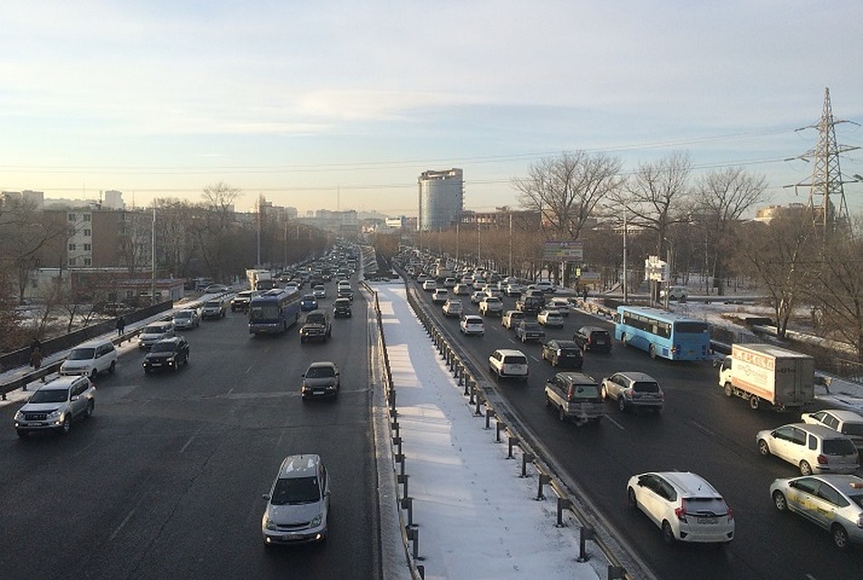 Во Владивостоке ждут снега, но пока что получают только сильный ветер.