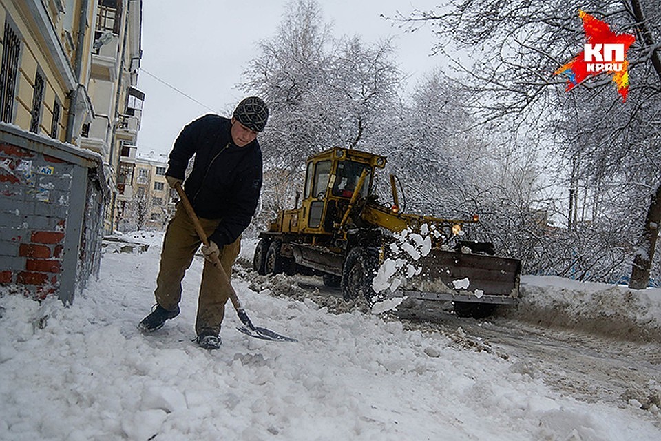 В опросе участвовало 3778 человек, которые ответили на вопросы, посвящённые уборке снега во дворах, на парковках и автомобильных дорогах