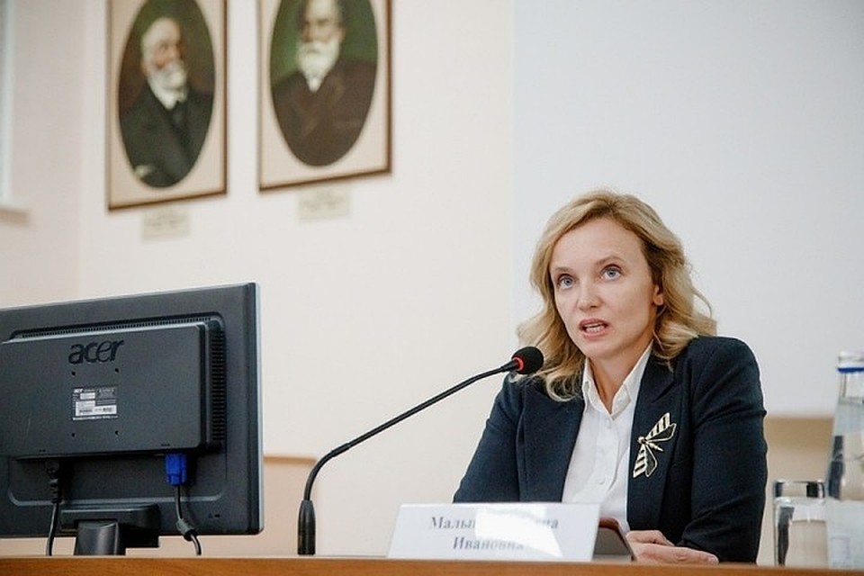 Елена Малышева сообщила, что молодым врачам Кузбасса планируют выплачивать по миллиону рублей. Фото: пресс-служба АКО