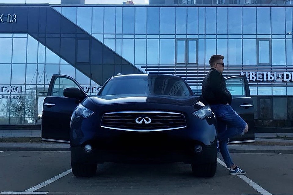 Молодой человек на Infiniti грубо нарушал ПДД и публиковал это в соцсетях. Фото: instagram.com/_l.i.7