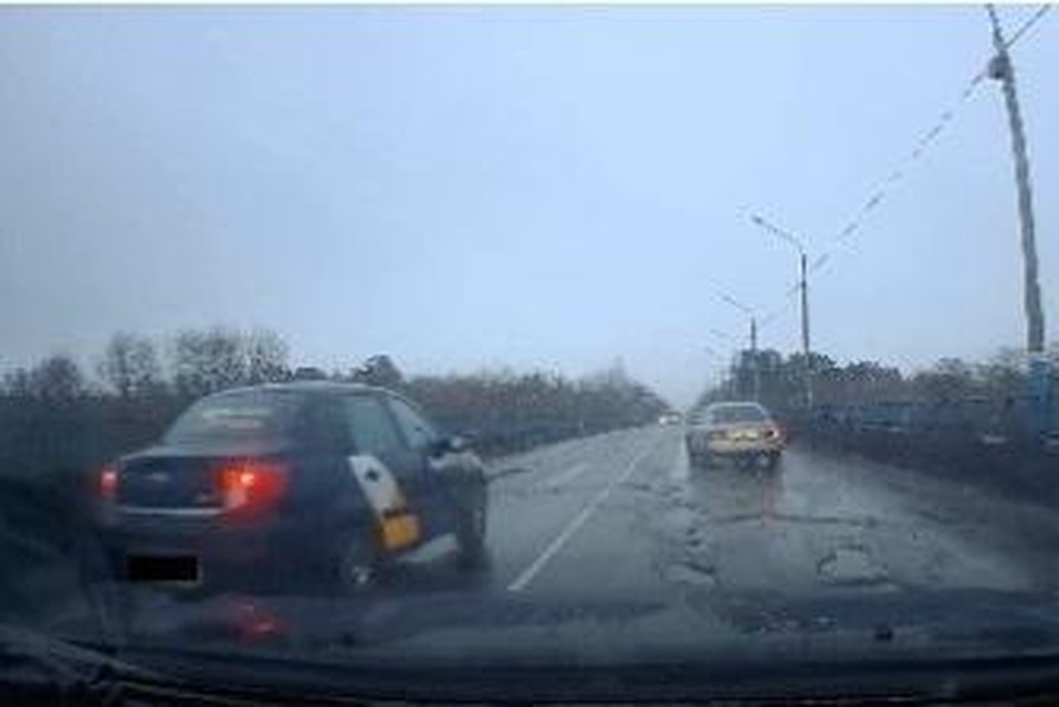 Нарушителя нашли по записи с видеорегистратора, которую выложили в интернет. Фото: ОГИБДД по городу Брянску