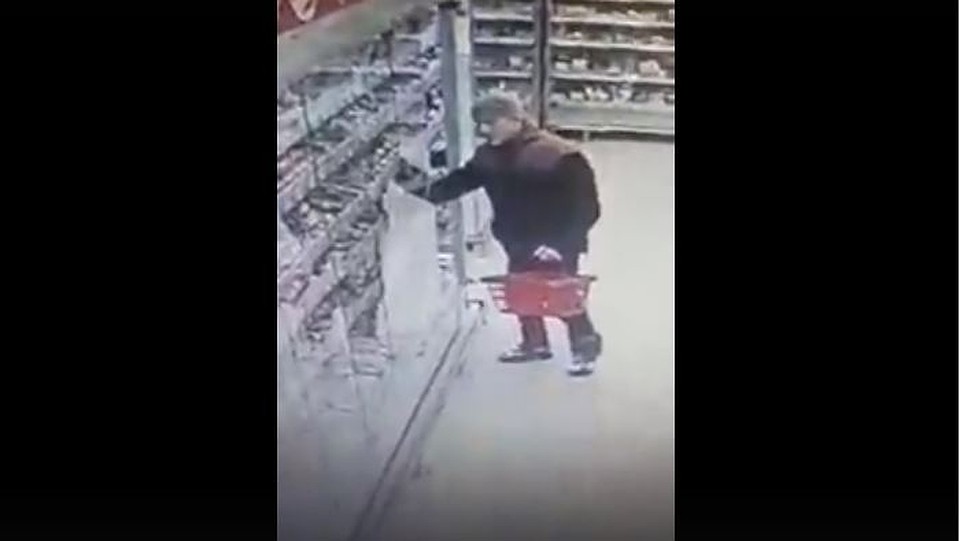 В Отрадном мужчина украл из магазина колбасу