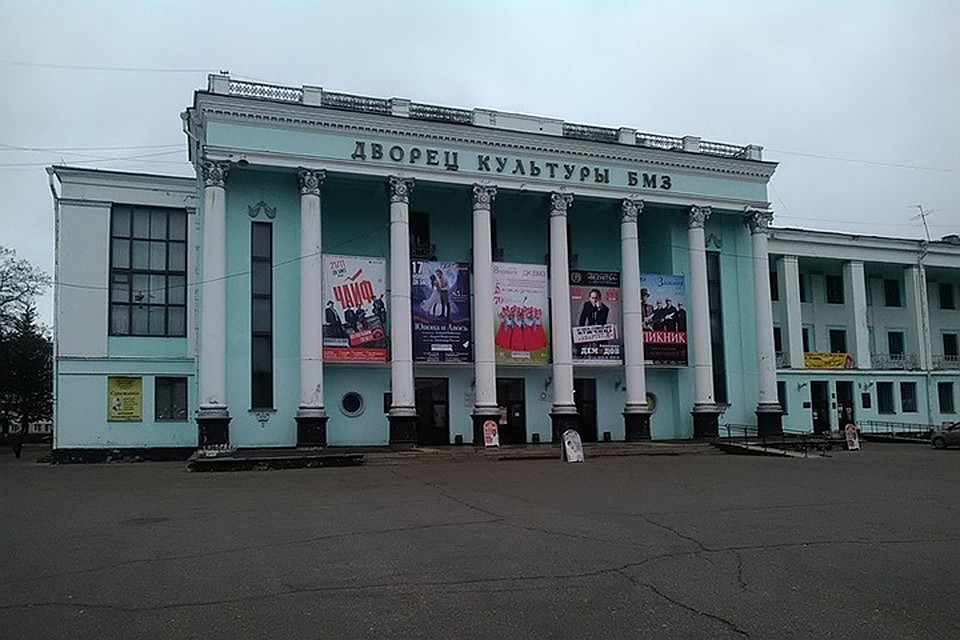 Перед брянцами выступят любительские театральные коллективы.