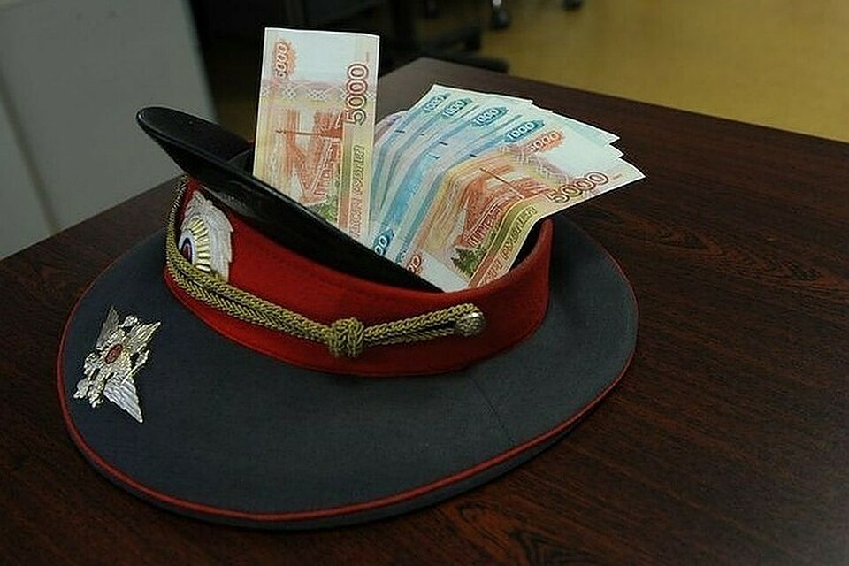 На Кубани осудили замначальника и следователя полиции за взятку