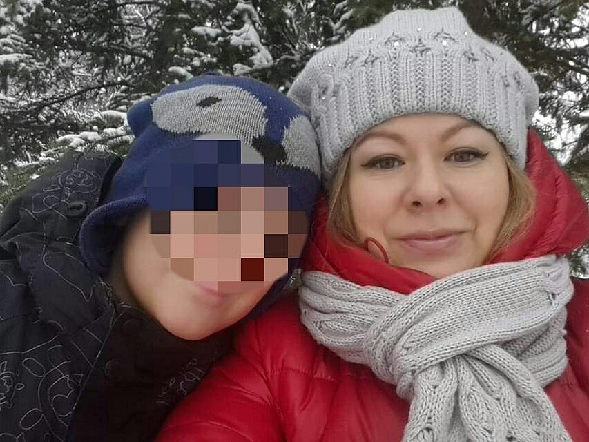 Роме пришлось перейти в другую школу.