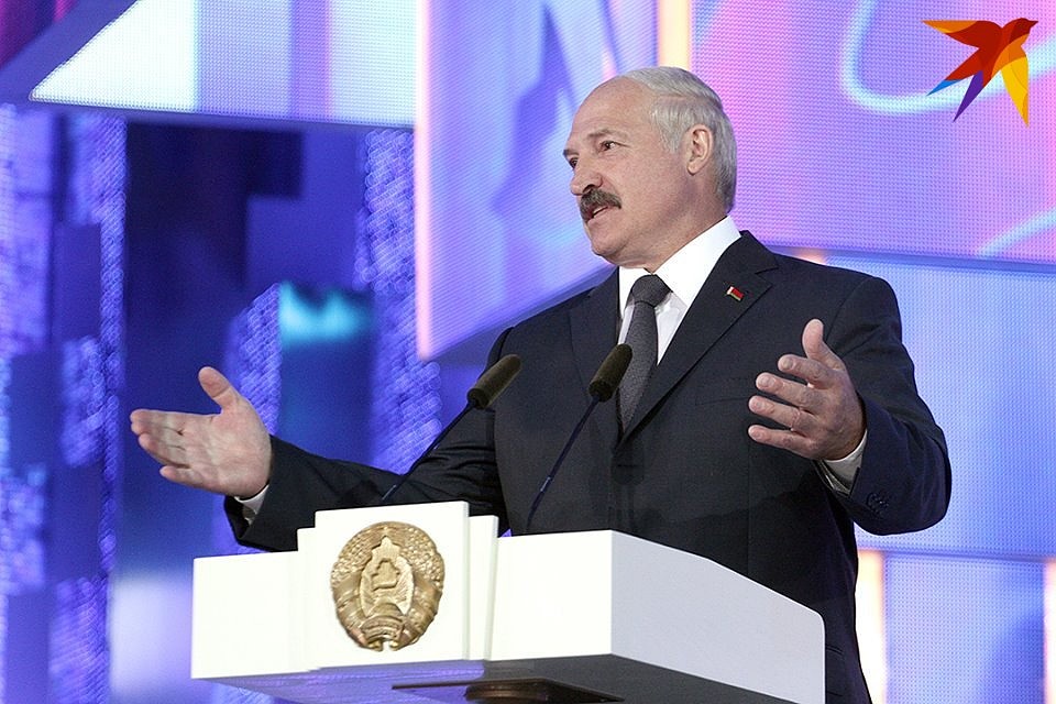 Лукашенко высказался о качестве белорусской "водки и закуски".