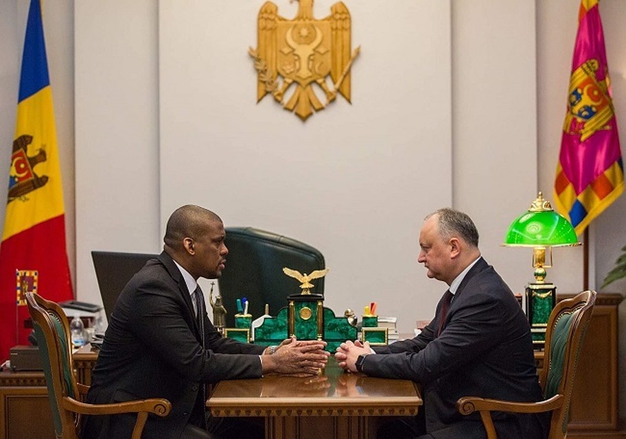 Президент Молдовы Игорь Додон провел рабочую встречу с послом США в Республике Молдова Дереком Хоганом