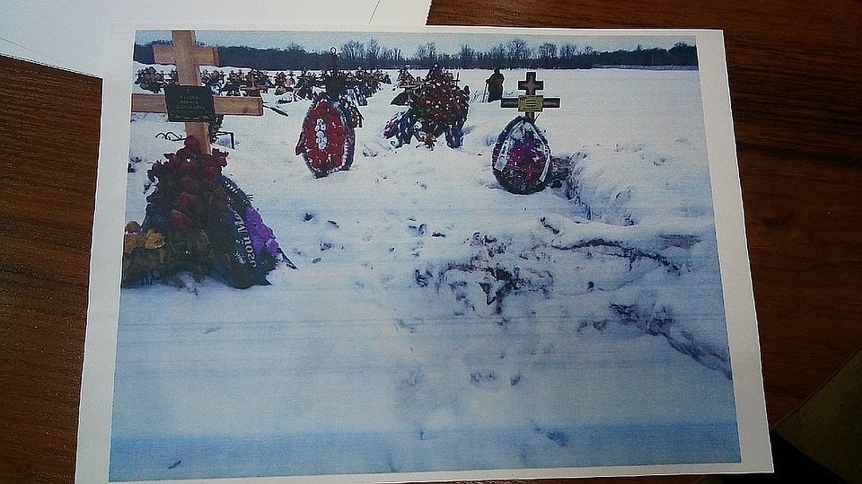 Вот здесь так и не выкопали могилу для Валерия Малеева