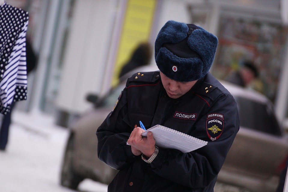 Мужчину доставили в больницу, сейчас он под охраной полиции
