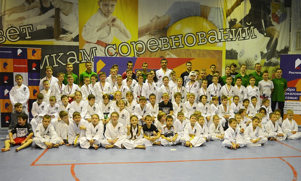 Юные тхэквондисты сразились за главный кубок победителя турнира.