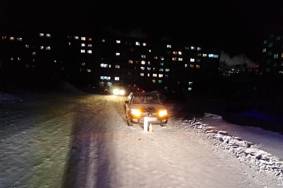 В Новом Уренгое автомобиль сбил ребенка во дворе дома Фото: Госавтоинспекция Ямала