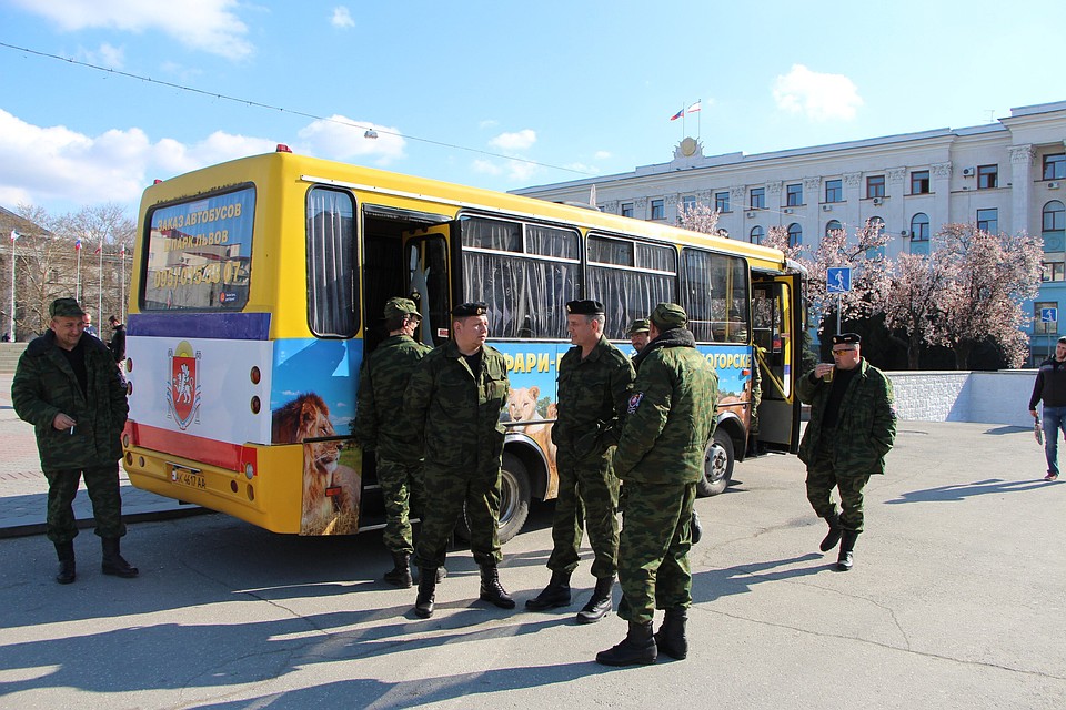 Самооборона присягнула на верность Крыму