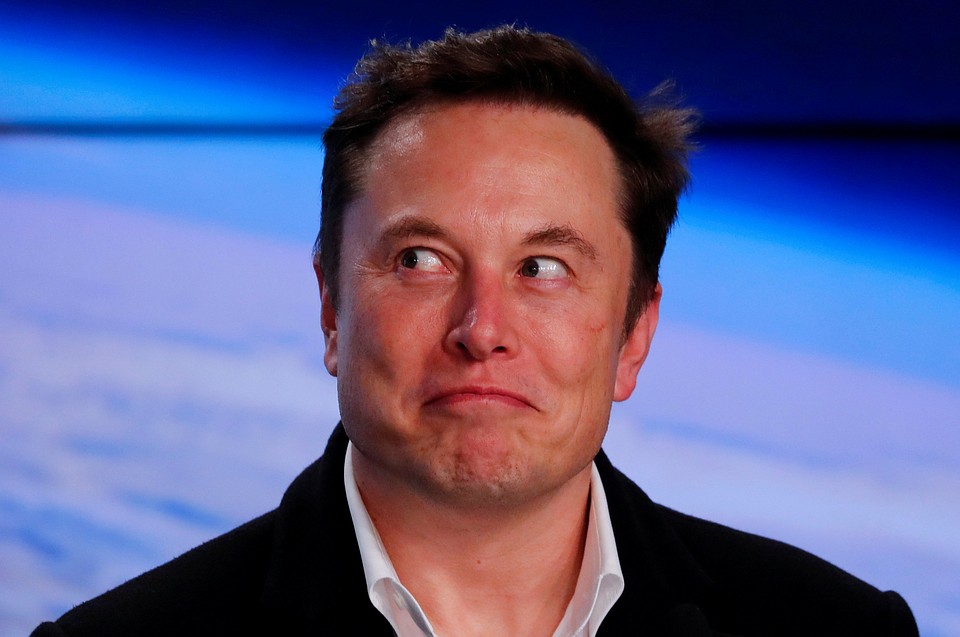Основатель и глава SpaceX Илон Маск поблагодарил главу "Роскосмоса" Дмитрия Рогозина за поздравление с успешным завершением испытаний пилотируемого корабля Crew Dragon