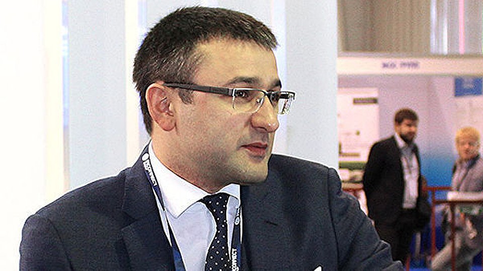 Сейчас подозреваемый отказывается от дачи показаний