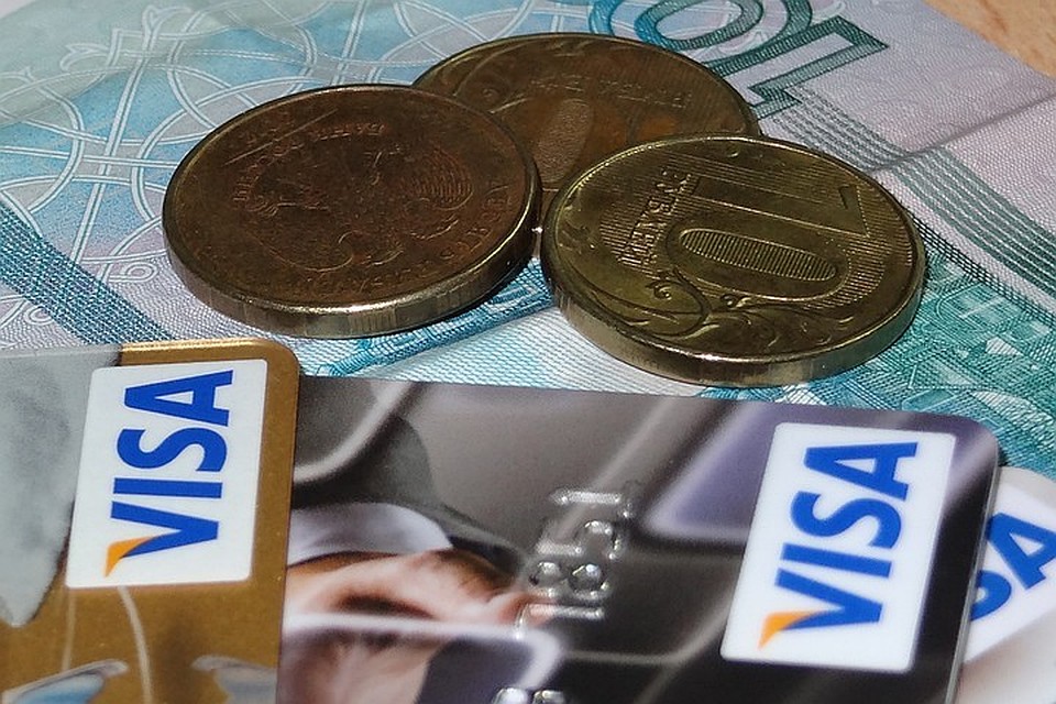 В Новом Уренгое разыскивают мошенника, продававшего в сети билеты в кино