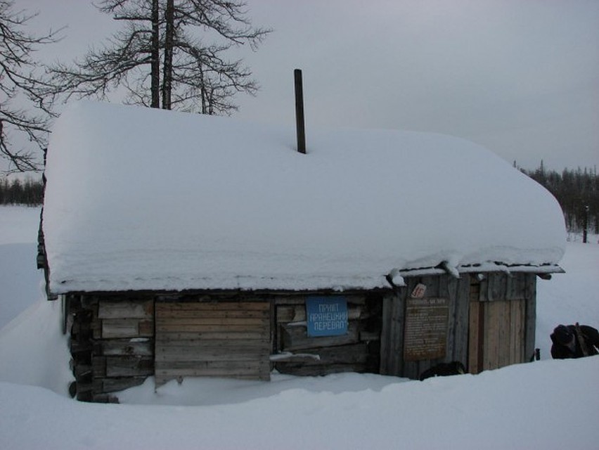 Прежняя избушка выглядела вот так. Фото с сайта foto.usinsk.in
