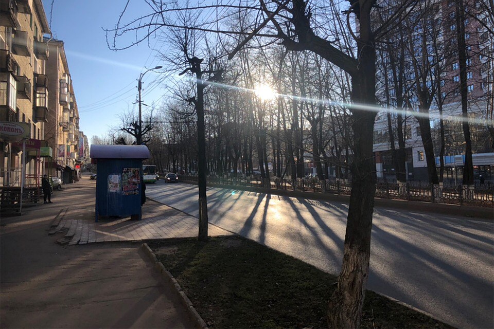 На улицах Кирова по-прежнему много несанкционированной рекламы. Фото: vk.com/kirov_today