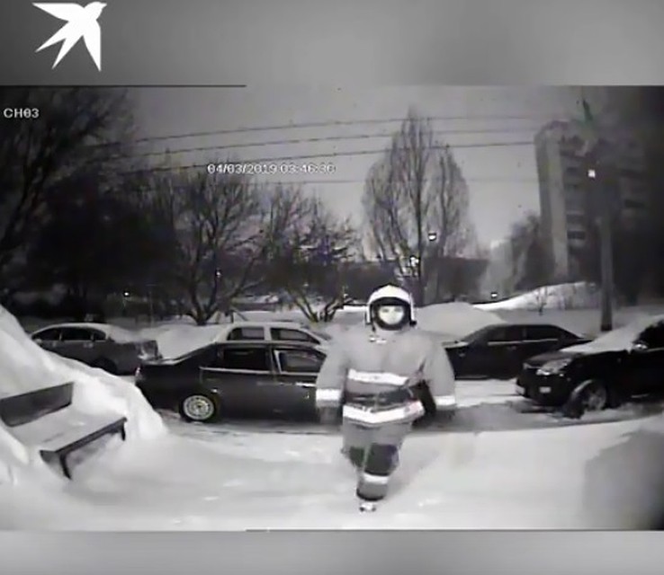 Местные жители быстро вызвали пожарных и предотвратили распространение пламени