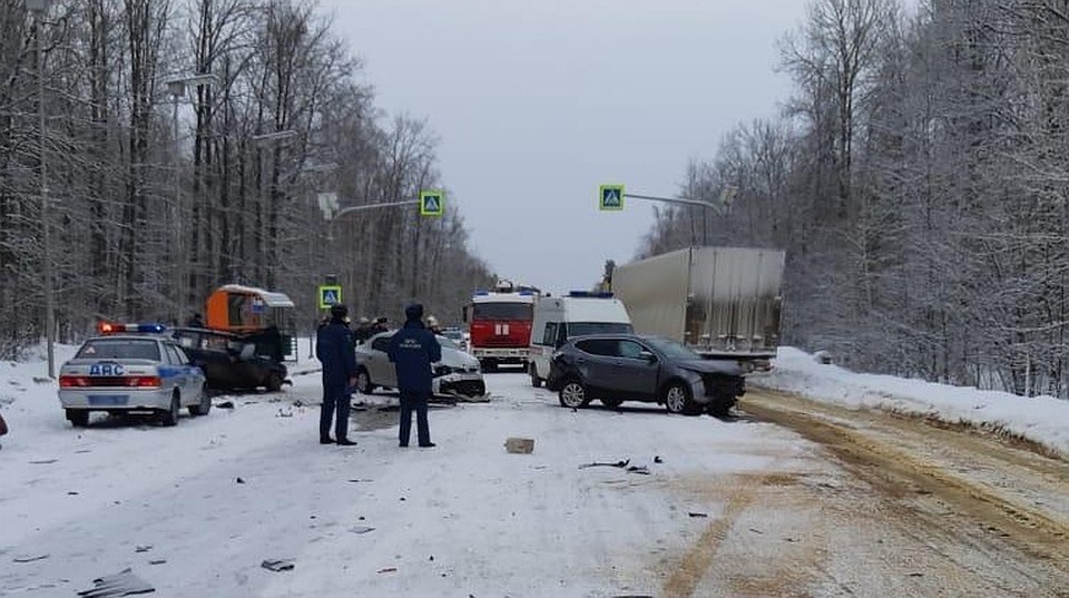 В аварии участвовало четыре транспортных средства