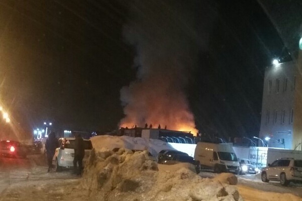 В Самаре сгорел автосервис
