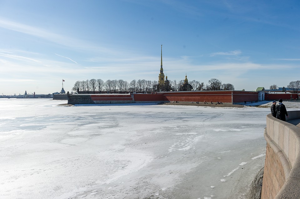 На выходных в Петербург придет весна