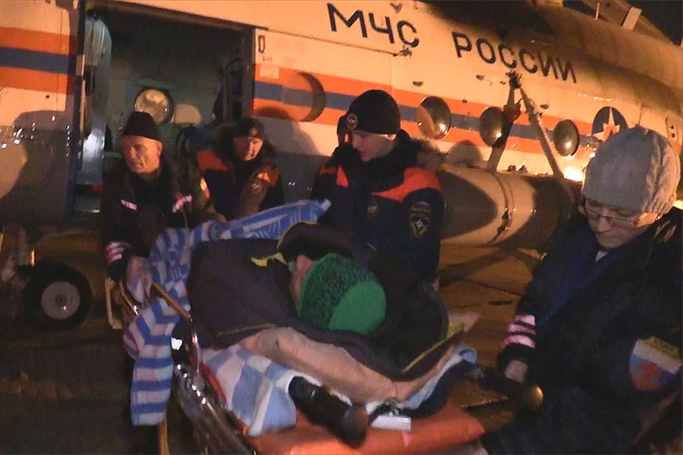В Хабаровском крае спасатели экстренно эвакуировали рыбака